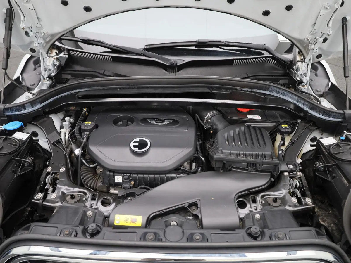 1.5 Cooper ALL4 Business Edition | AUTOMAAT | CLIMATE CONTROL | CRUISE CONTROL | NAVIGATIE | MULTIFUNCTIONEEL STUURWIEL |