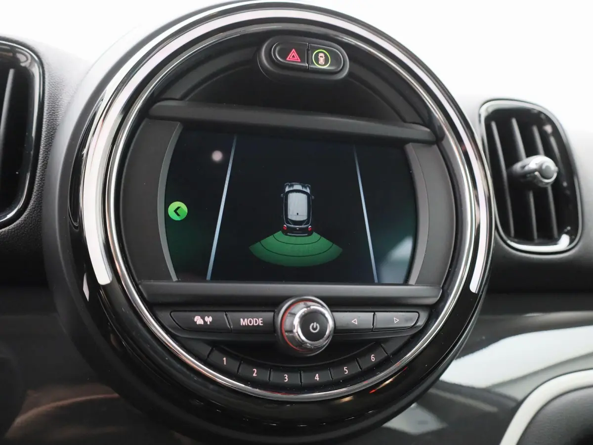 1.5 Cooper ALL4 Business Edition | AUTOMAAT | CLIMATE CONTROL | CRUISE CONTROL | NAVIGATIE | MULTIFUNCTIONEEL STUURWIEL |