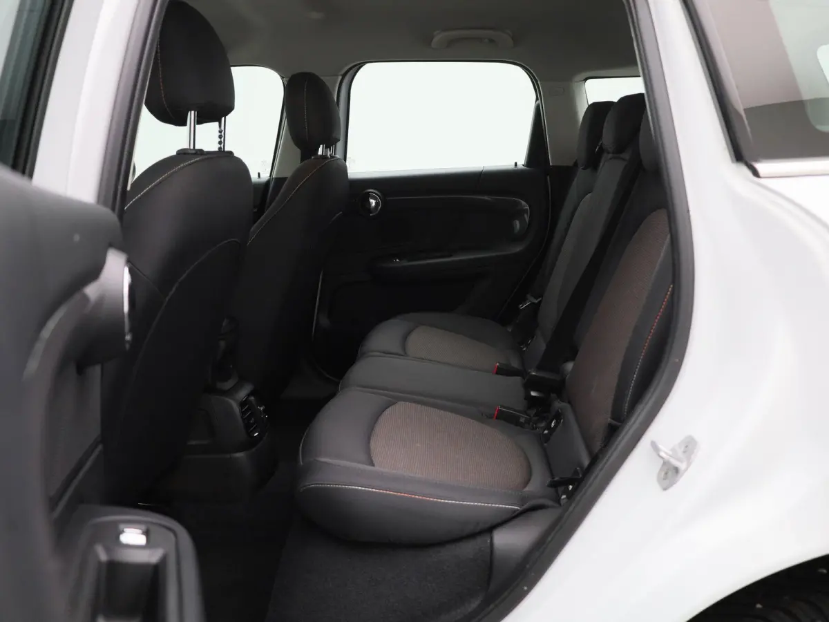1.5 Cooper ALL4 Business Edition | AUTOMAAT | CLIMATE CONTROL | CRUISE CONTROL | NAVIGATIE | MULTIFUNCTIONEEL STUURWIEL |