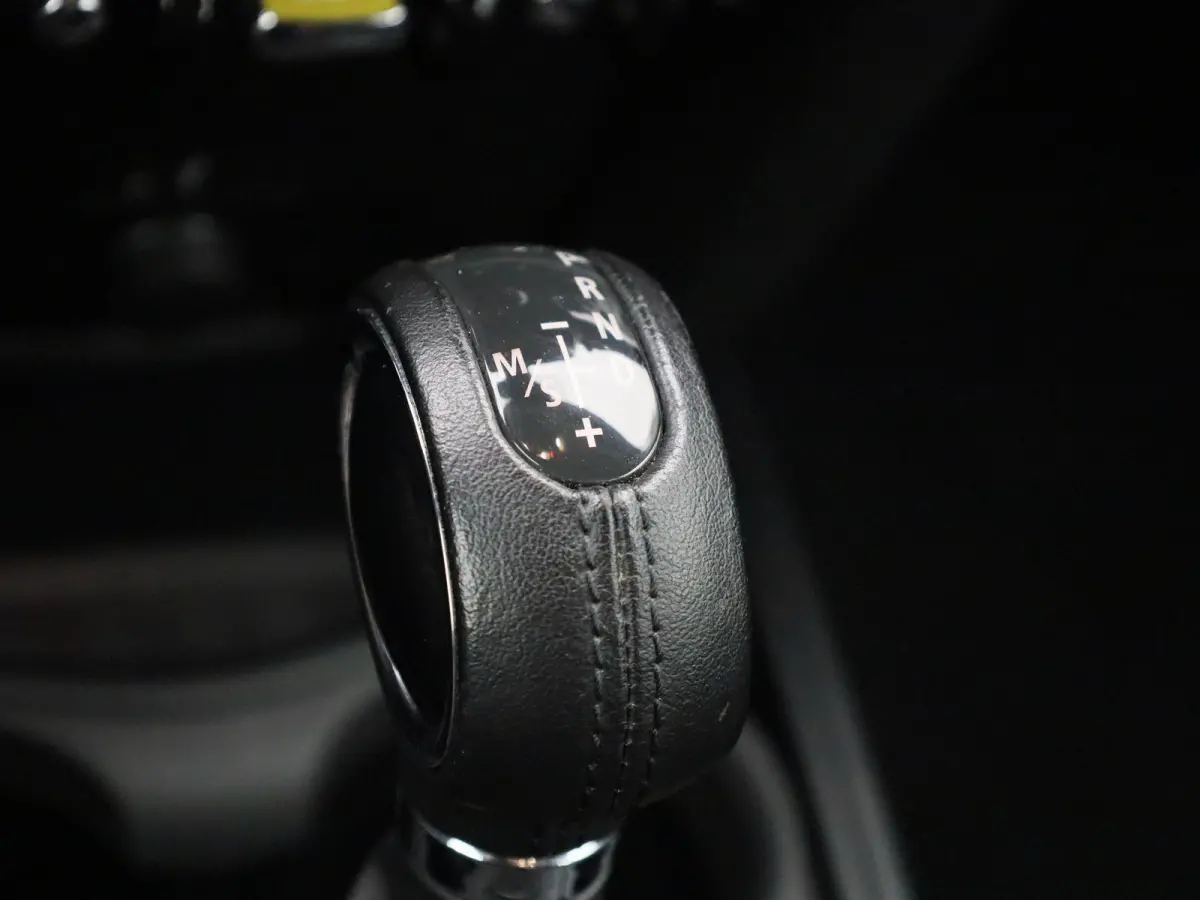 1.5 Cooper ALL4 Business Edition | AUTOMAAT | CLIMATE CONTROL | CRUISE CONTROL | NAVIGATIE | MULTIFUNCTIONEEL STUURWIEL |