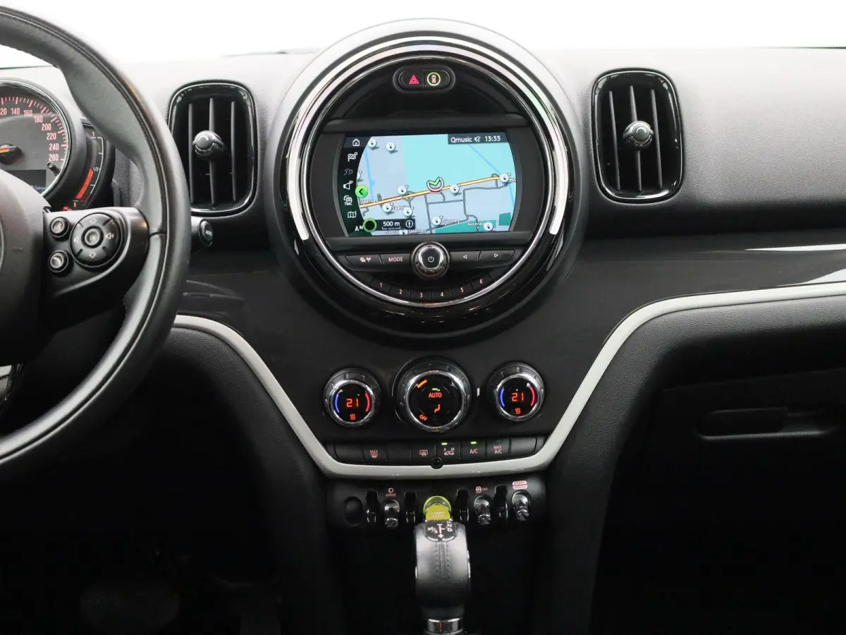 1.5 Cooper ALL4 Business Edition | AUTOMAAT | CLIMATE CONTROL | CRUISE CONTROL | NAVIGATIE | MULTIFUNCTIONEEL STUURWIEL |