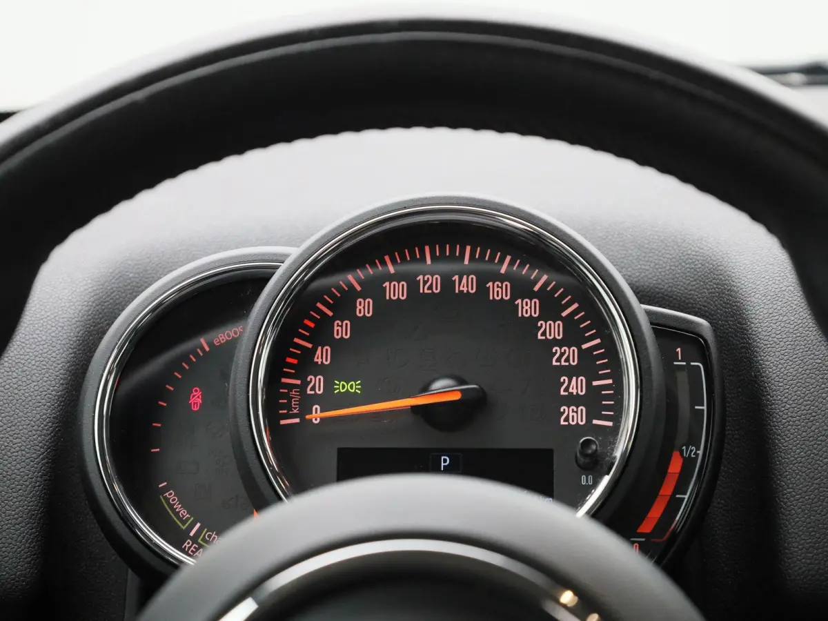 1.5 Cooper ALL4 Business Edition | AUTOMAAT | CLIMATE CONTROL | CRUISE CONTROL | NAVIGATIE | MULTIFUNCTIONEEL STUURWIEL |