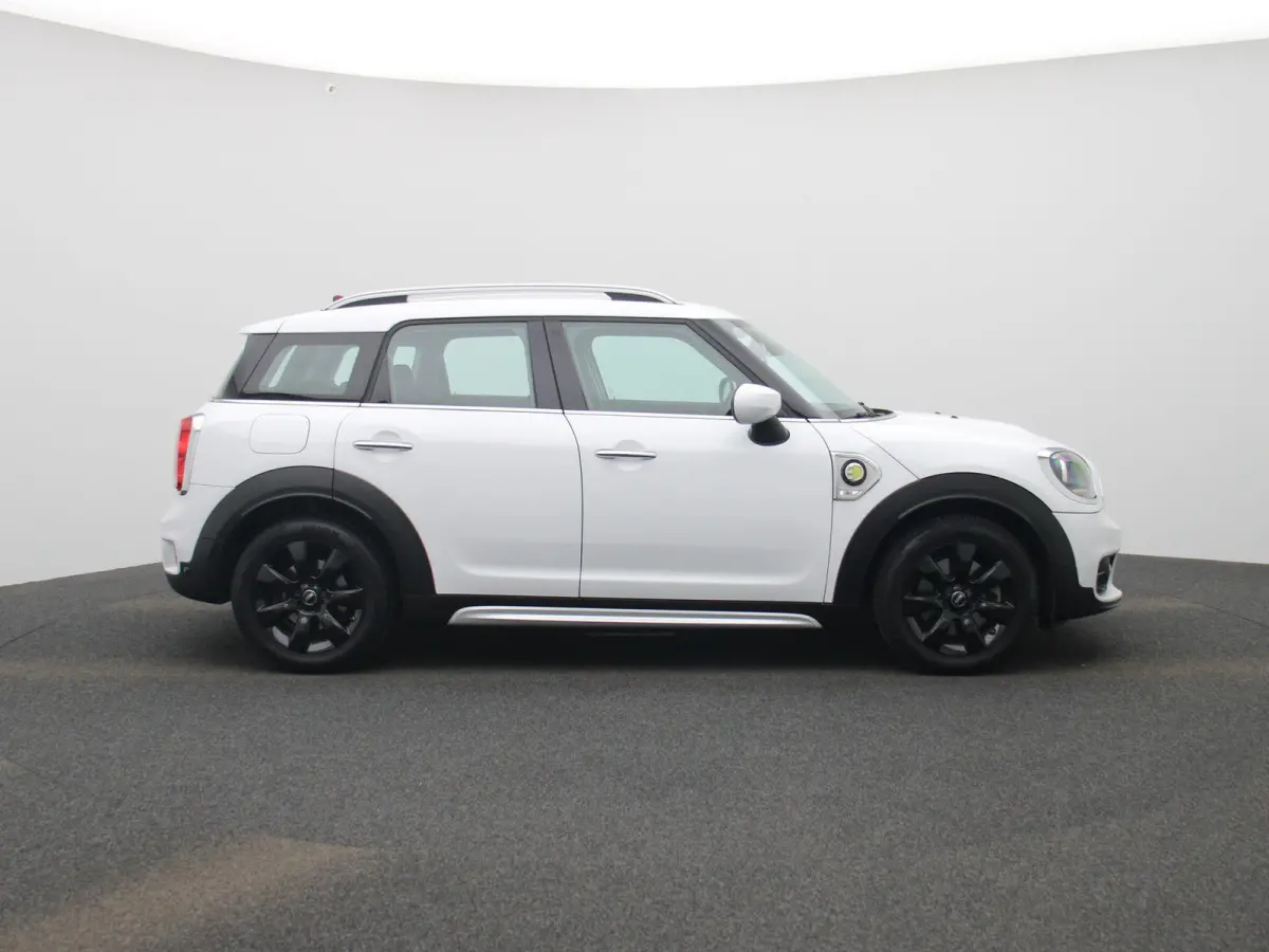 1.5 Cooper ALL4 Business Edition | AUTOMAAT | CLIMATE CONTROL | CRUISE CONTROL | NAVIGATIE | MULTIFUNCTIONEEL STUURWIEL |