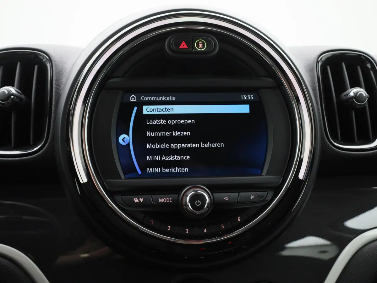 1.5 Cooper ALL4 Business Edition | AUTOMAAT | CLIMATE CONTROL | CRUISE CONTROL | NAVIGATIE | MULTIFUNCTIONEEL STUURWIEL |
