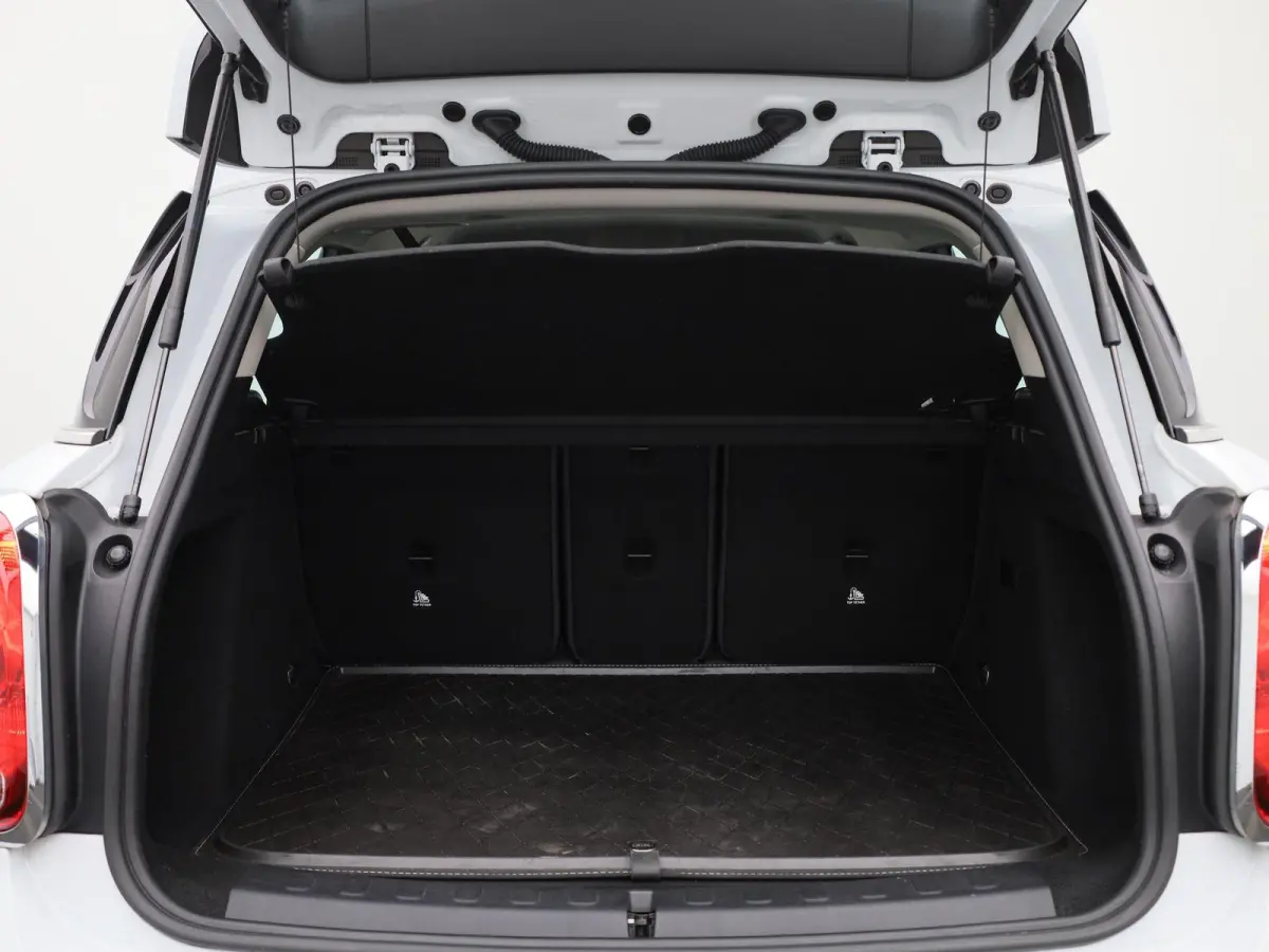 1.5 Cooper ALL4 Business Edition | AUTOMAAT | CLIMATE CONTROL | CRUISE CONTROL | NAVIGATIE | MULTIFUNCTIONEEL STUURWIEL |