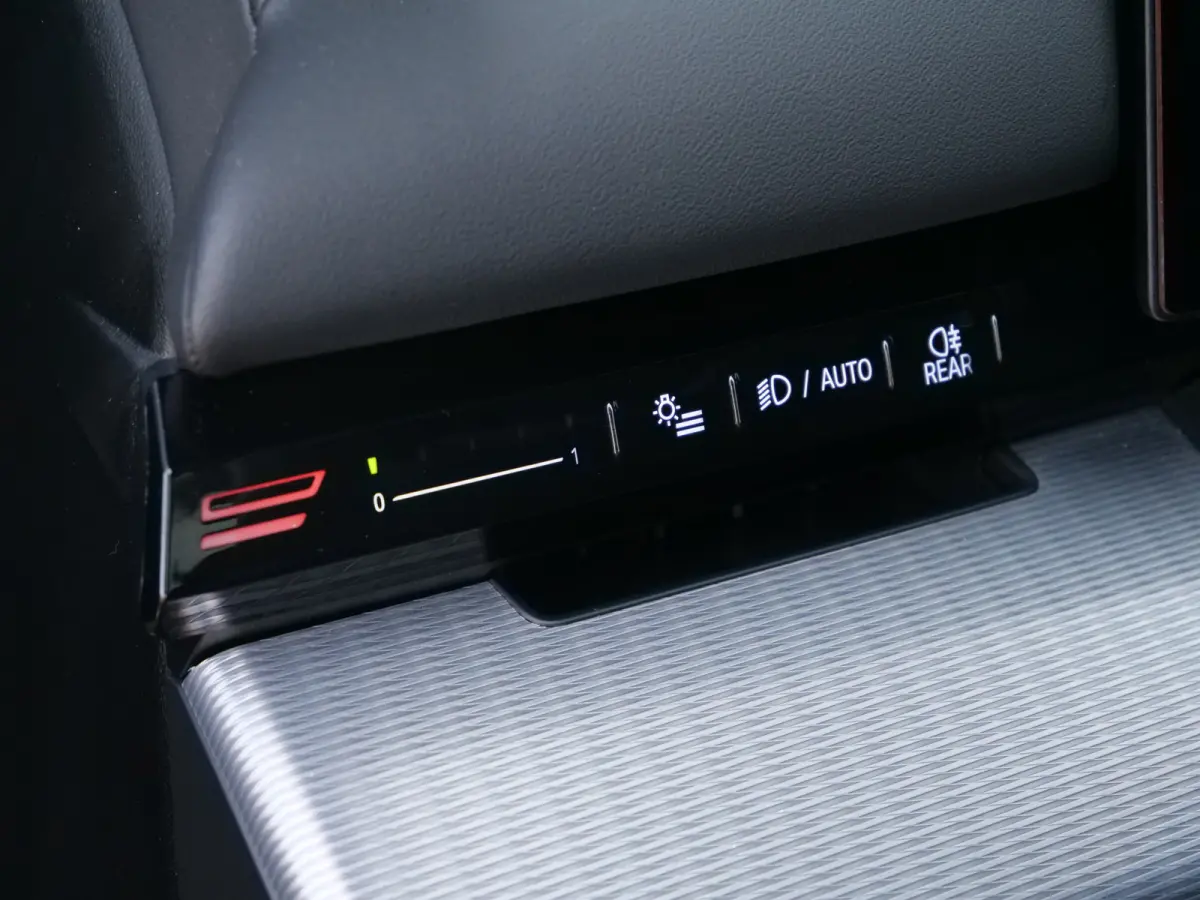 520i 208 Pk Automaat M-pakket / Leer / Navi / DAB / Apple Carplay / Stoelkoeling