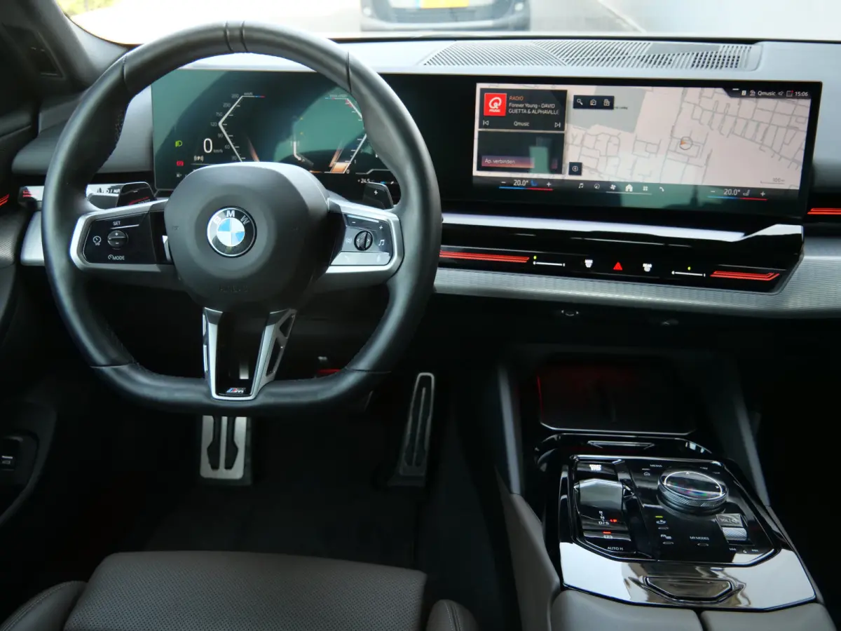 520i 208 Pk Automaat M-pakket / Leer / Navi / DAB / Apple Carplay / Stoelkoeling