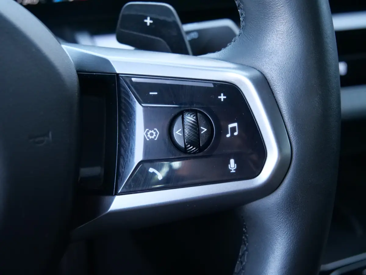 520i 208 Pk Automaat M-pakket / Leer / Navi / DAB / Apple Carplay / Stoelkoeling