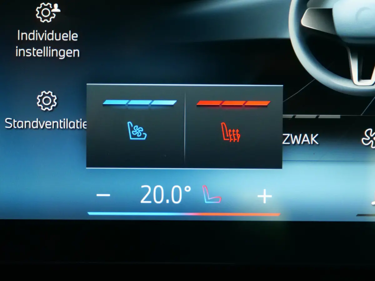 520i 208 Pk Automaat M-pakket / Leer / Navi / DAB / Apple Carplay / Stoelkoeling