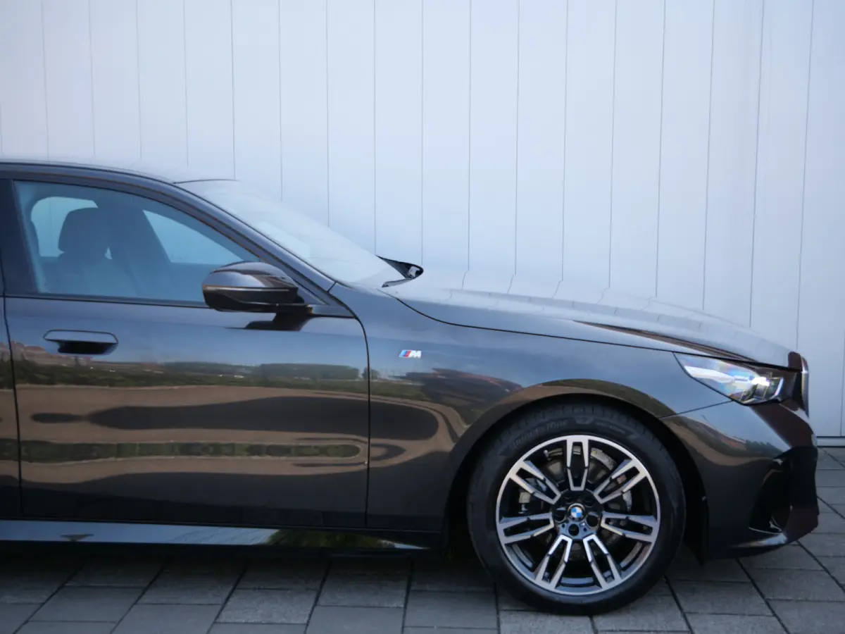 520i 208 Pk Automaat M-pakket / Leer / Navi / DAB / Apple Carplay / Stoelkoeling