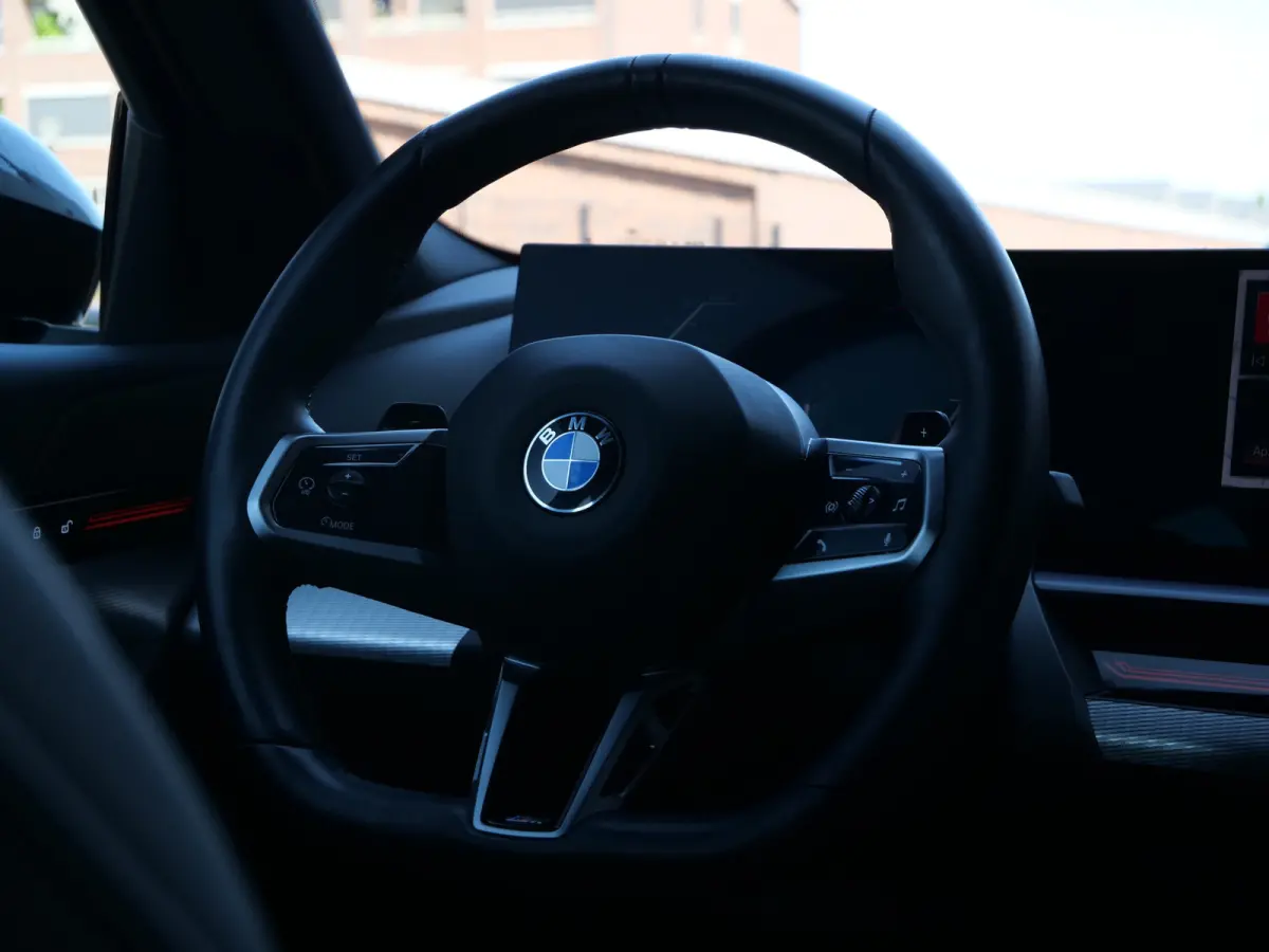 520i 208 Pk Automaat M-pakket / Leer / Navi / DAB / Apple Carplay / Stoelkoeling