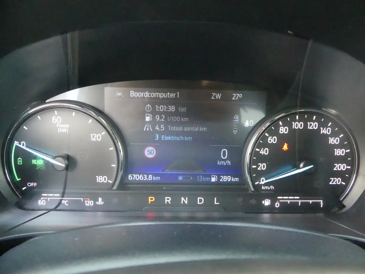 2.5 PHEV Titanium | CAMERA | ADAPTIVE CRUISE | DODEHOEKDETECTIE | STOEL+STUUR+VOORRUITVERWARMING | PARKEERSENSOREN V+A | ELEKTRISCHE ACHTERKLEP | LMV 18" | NAVI | APPLE CARPLAY / ANDRIOD AUT