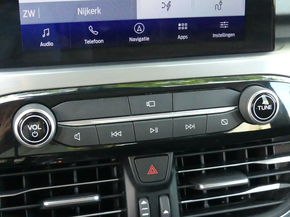 2.5 PHEV Titanium | CAMERA | ADAPTIVE CRUISE | DODEHOEKDETECTIE | STOEL+STUUR+VOORRUITVERWARMING | PARKEERSENSOREN V+A | ELEKTRISCHE ACHTERKLEP | LMV 18" | NAVI | APPLE CARPLAY / ANDRIOD AUT