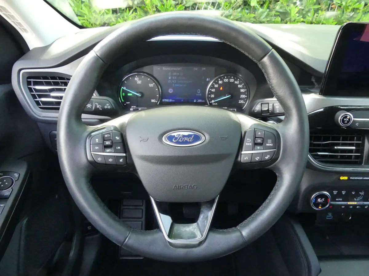 2.5 PHEV Titanium | CAMERA | ADAPTIVE CRUISE | DODEHOEKDETECTIE | STOEL+STUUR+VOORRUITVERWARMING | PARKEERSENSOREN V+A | ELEKTRISCHE ACHTERKLEP | LMV 18" | NAVI | APPLE CARPLAY / ANDRIOD AUT