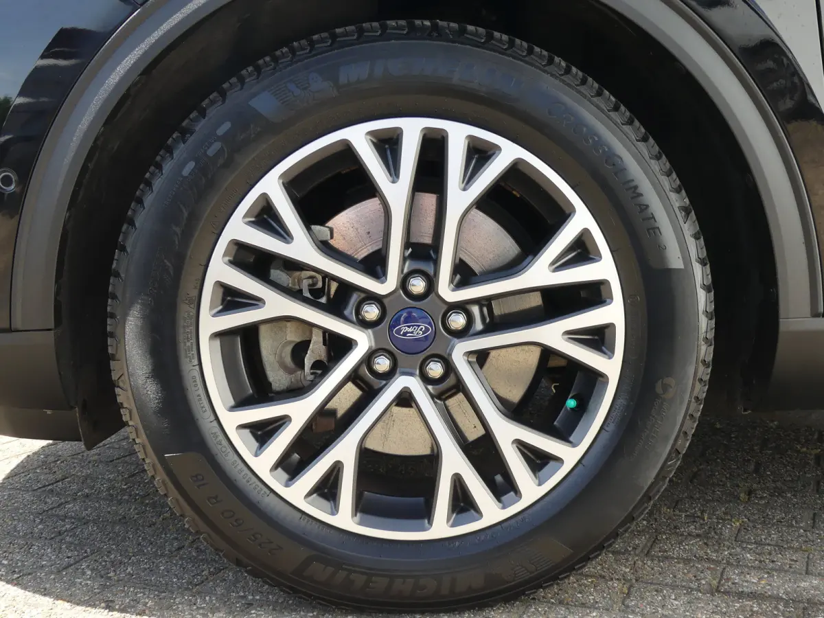 2.5 PHEV Titanium | CAMERA | ADAPTIVE CRUISE | DODEHOEKDETECTIE | STOEL+STUUR+VOORRUITVERWARMING | PARKEERSENSOREN V+A | ELEKTRISCHE ACHTERKLEP | LMV 18" | NAVI | APPLE CARPLAY / ANDRIOD AUT