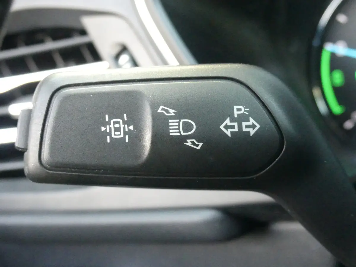 2.5 PHEV Titanium | CAMERA | ADAPTIVE CRUISE | DODEHOEKDETECTIE | STOEL+STUUR+VOORRUITVERWARMING | PARKEERSENSOREN V+A | ELEKTRISCHE ACHTERKLEP | LMV 18" | NAVI | APPLE CARPLAY / ANDRIOD AUT