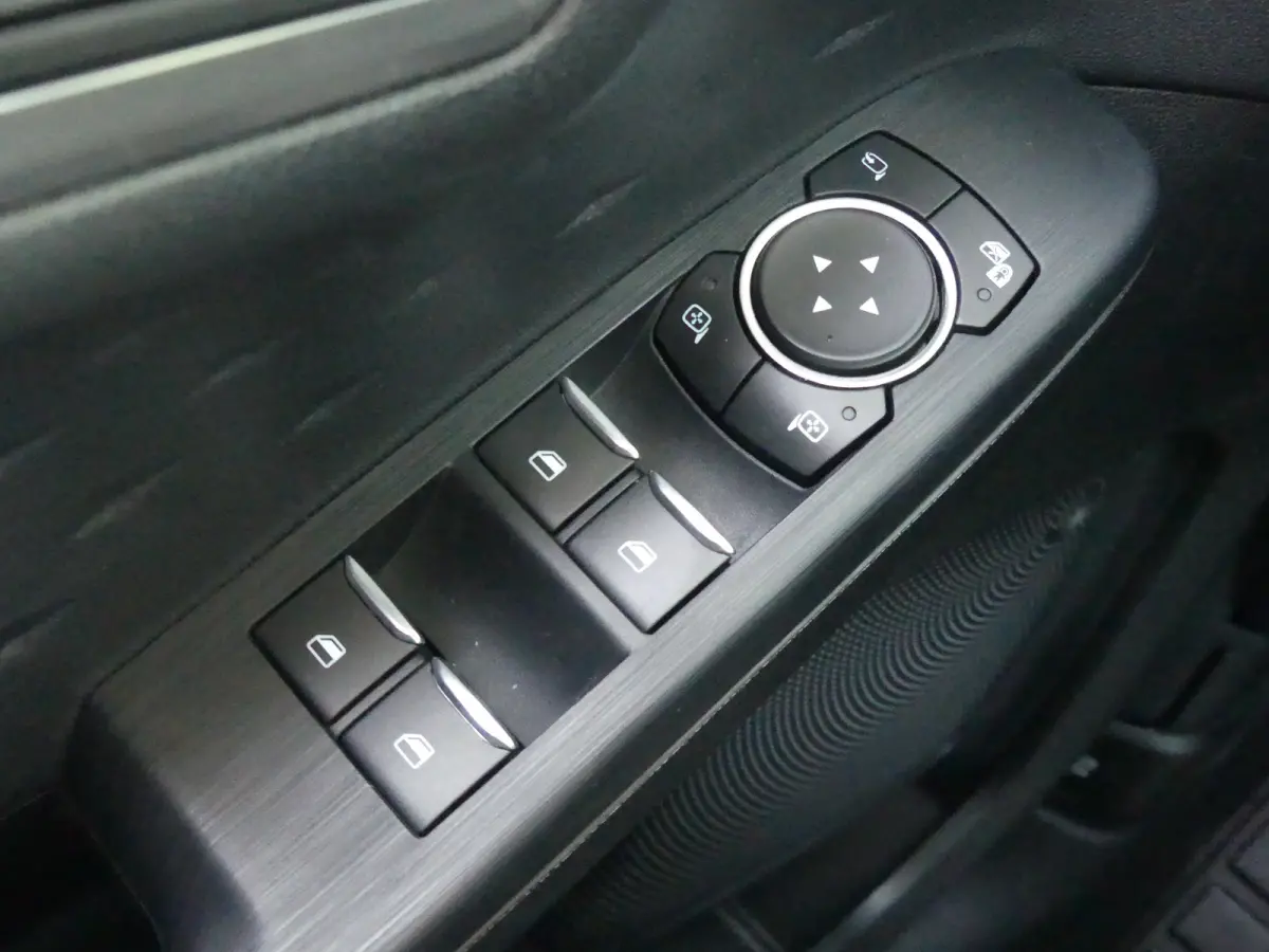 2.5 PHEV Titanium | CAMERA | ADAPTIVE CRUISE | DODEHOEKDETECTIE | STOEL+STUUR+VOORRUITVERWARMING | PARKEERSENSOREN V+A | ELEKTRISCHE ACHTERKLEP | LMV 18" | NAVI | APPLE CARPLAY / ANDRIOD AUT