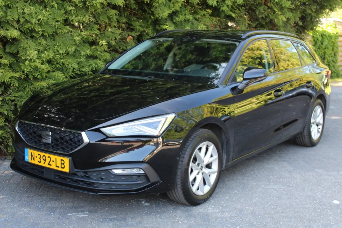 1.0 TSI Style Business Intense 110PK | Panoramadak | Parkeercamera | Apple/Android Carplay | Trekhaak