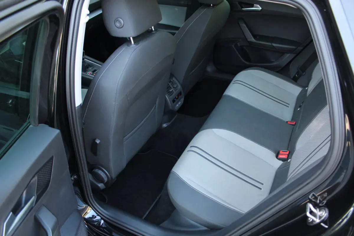 1.0 TSI Style Business Intense 110PK | Panoramadak | Parkeercamera | Apple/Android Carplay | Trekhaak