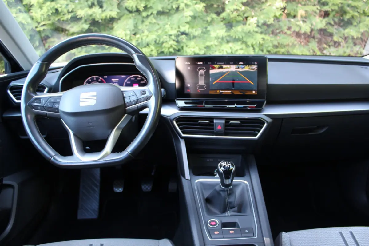 1.0 TSI Style Business Intense 110PK | Panoramadak | Parkeercamera | Apple/Android Carplay | Trekhaak