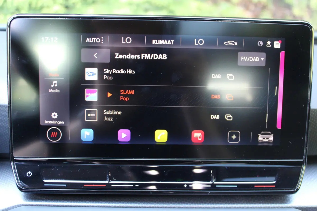 1.0 TSI Style Business Intense 110PK | Panoramadak | Parkeercamera | Apple/Android Carplay | Trekhaak