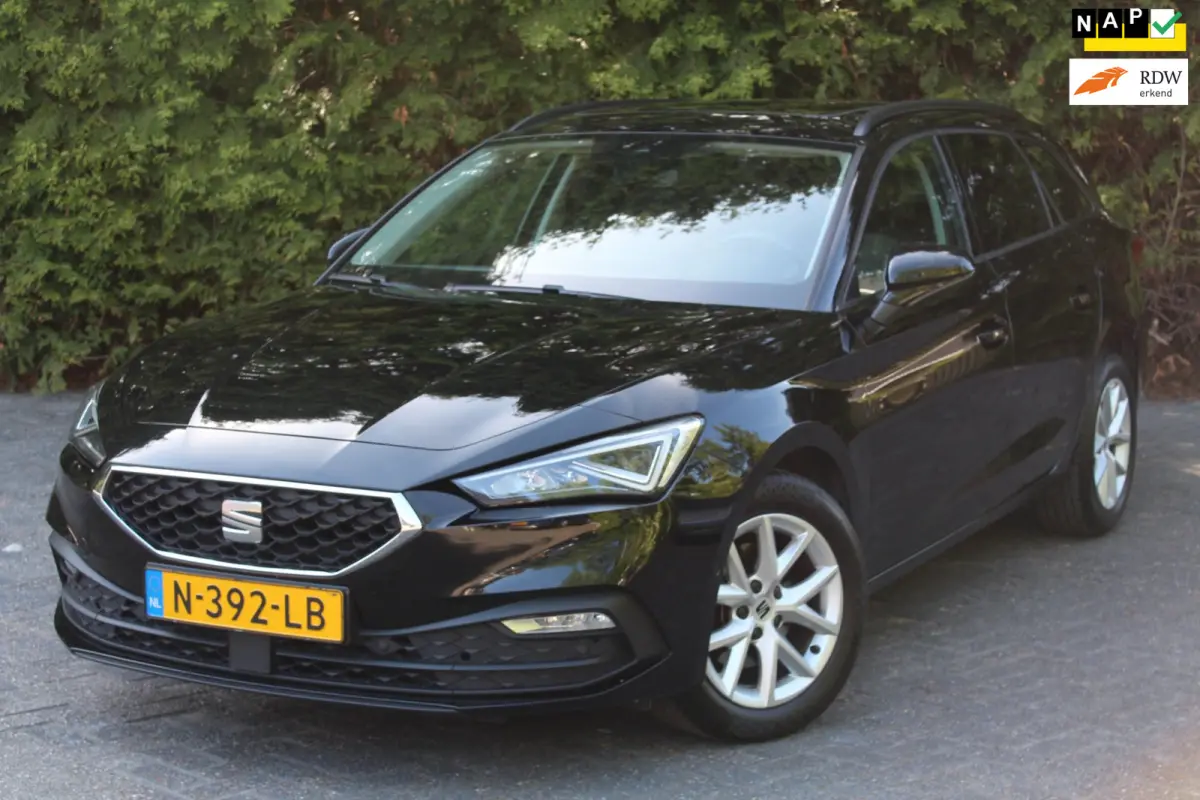 1.0 TSI Style Business Intense 110PK | Panoramadak | Parkeercamera | Apple/Android Carplay | Trekhaak