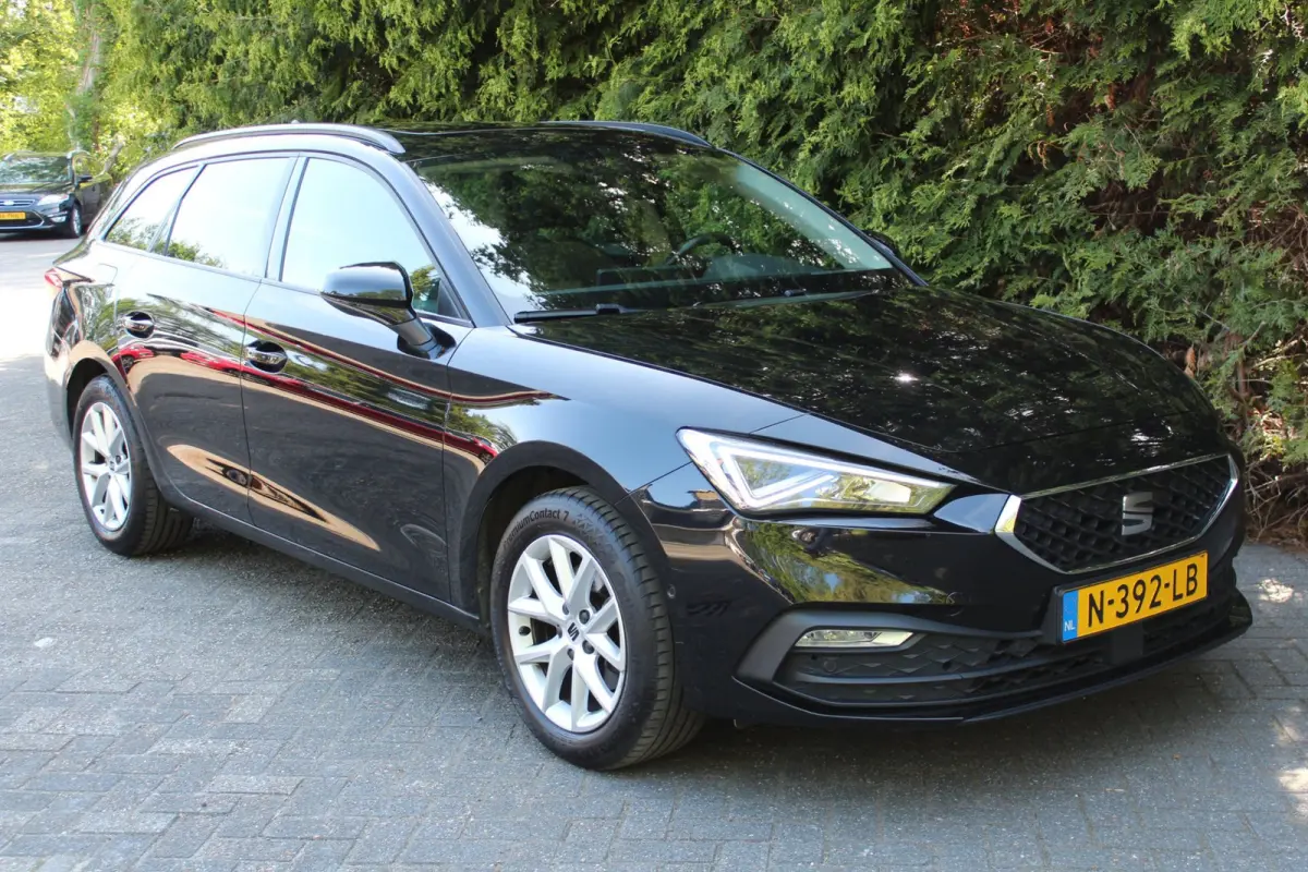 1.0 TSI Style Business Intense 110PK | Panoramadak | Parkeercamera | Apple/Android Carplay | Trekhaak