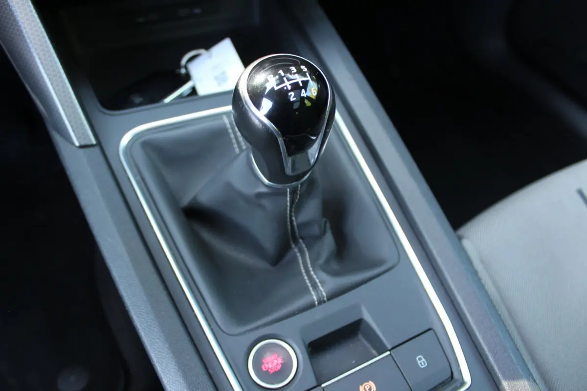1.0 TSI Style Business Intense 110PK | Panoramadak | Parkeercamera | Apple/Android Carplay | Trekhaak