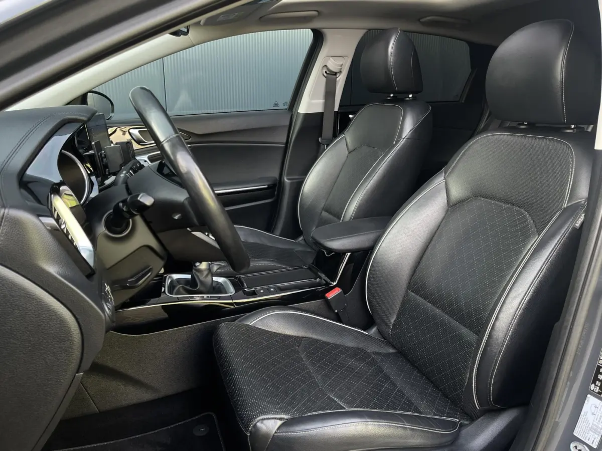 1.4 T-GDi ExecutiveLine | Trekhaak | Navi | Clima | Camera | JBL | Cruise Control