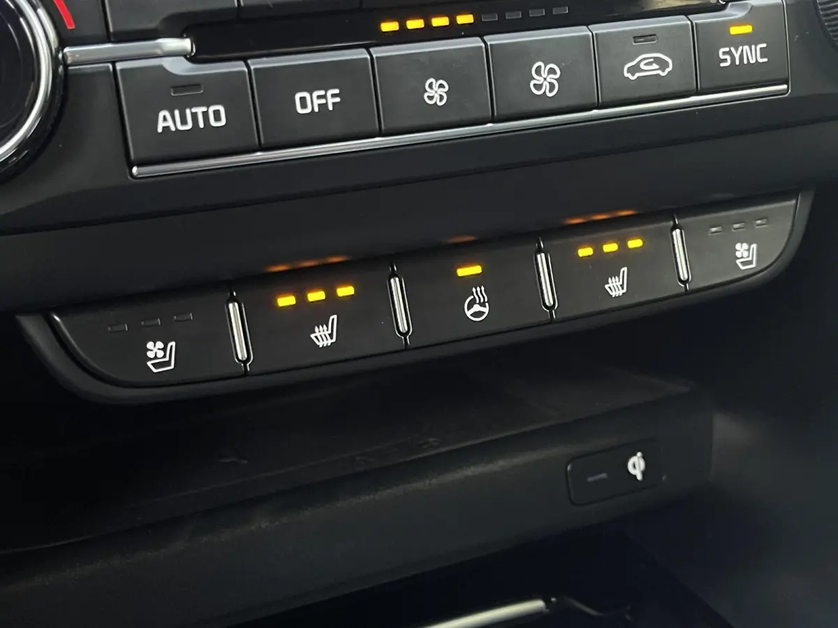 1.4 T-GDi ExecutiveLine | Trekhaak | Navi | Clima | Camera | JBL | Cruise Control