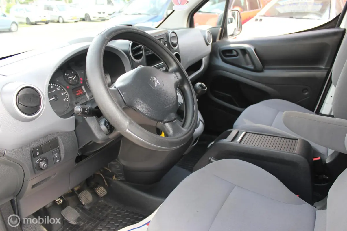 bestel 120 1.6 BlueHDi 75 L1 Première