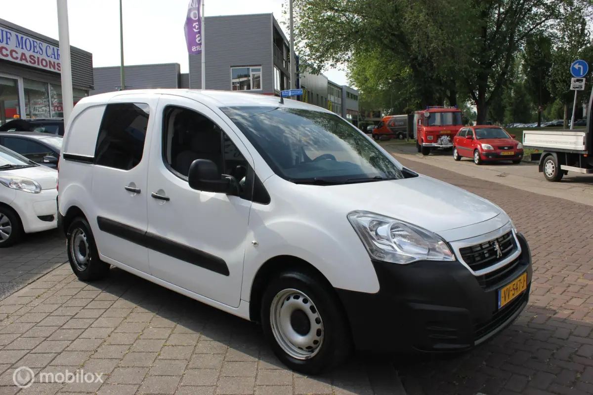 bestel 120 1.6 BlueHDi 75 L1 Première