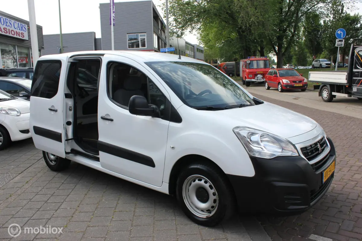 bestel 120 1.6 BlueHDi 75 L1 Première