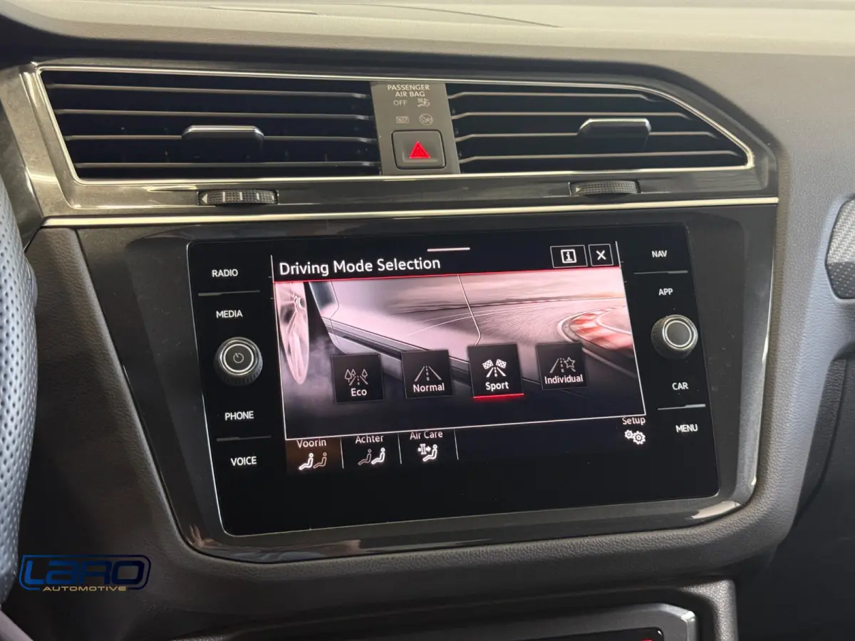 1.5 TSI R-Line |Trekhaak IQ.Lights Camera Sfeer CarPlay Elek kofferklep
