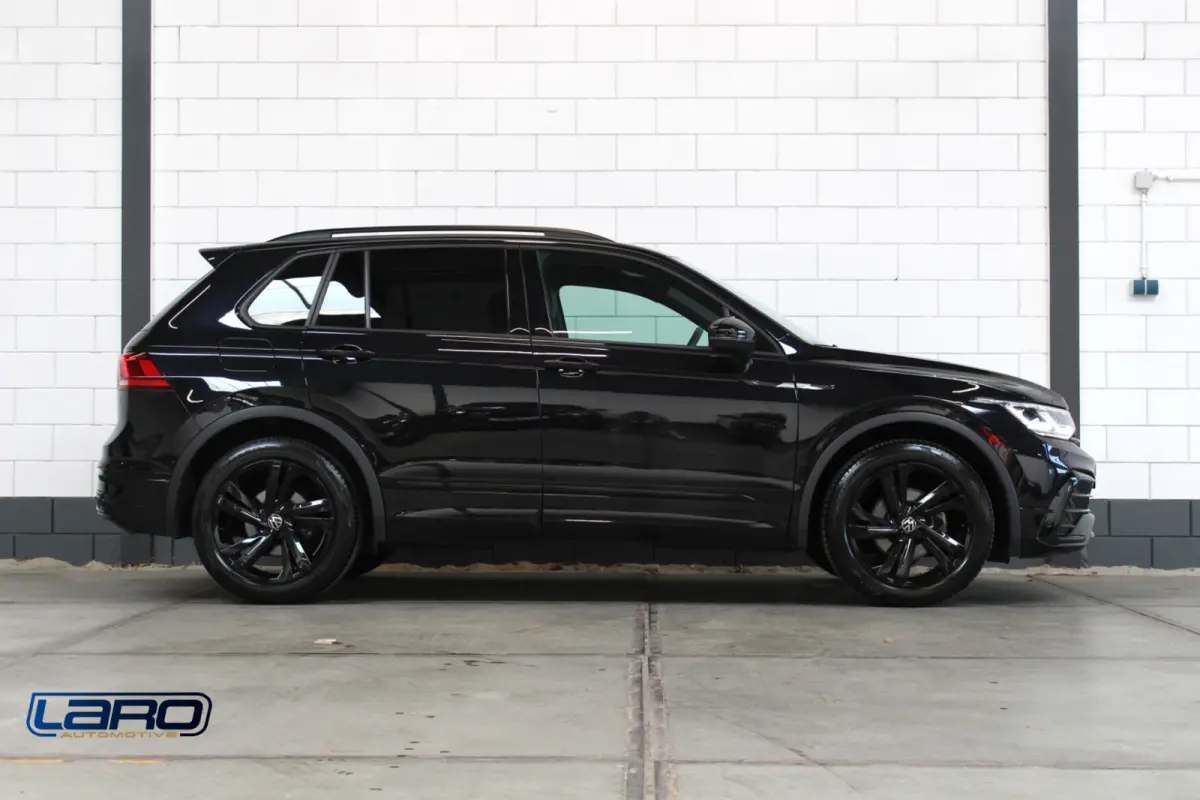 1.5 TSI R-Line |Trekhaak IQ.Lights Camera Sfeer CarPlay Elek kofferklep