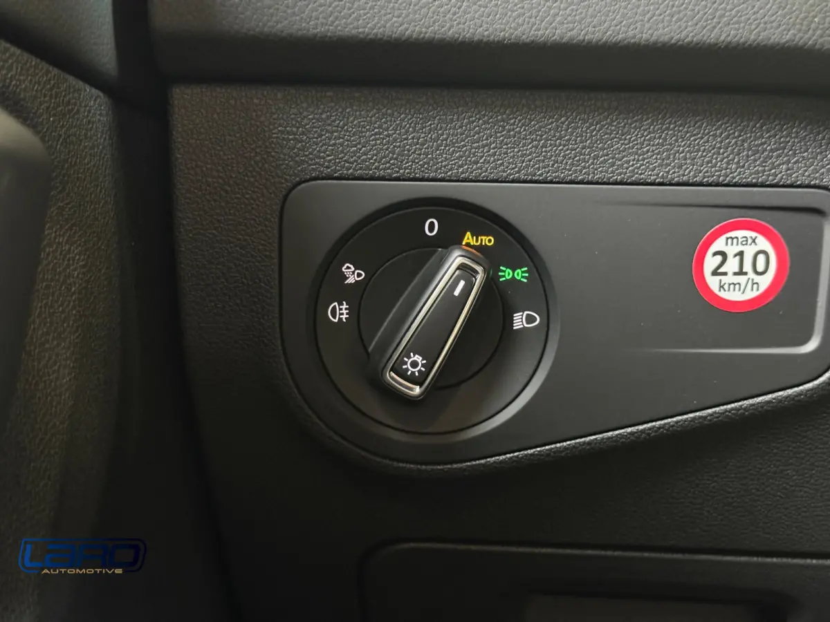 1.5 TSI R-Line |Trekhaak IQ.Lights Camera Sfeer CarPlay Elek kofferklep