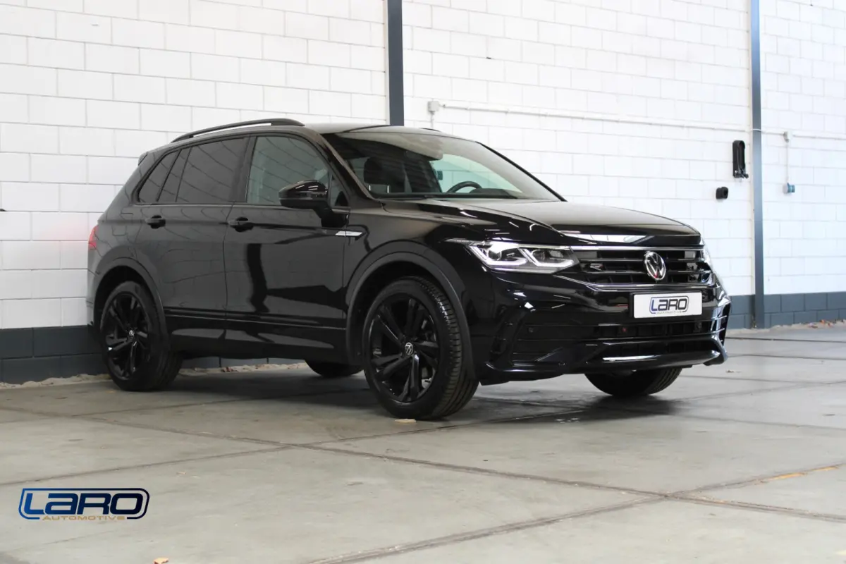 1.5 TSI R-Line |Trekhaak IQ.Lights Camera Sfeer CarPlay Elek kofferklep
