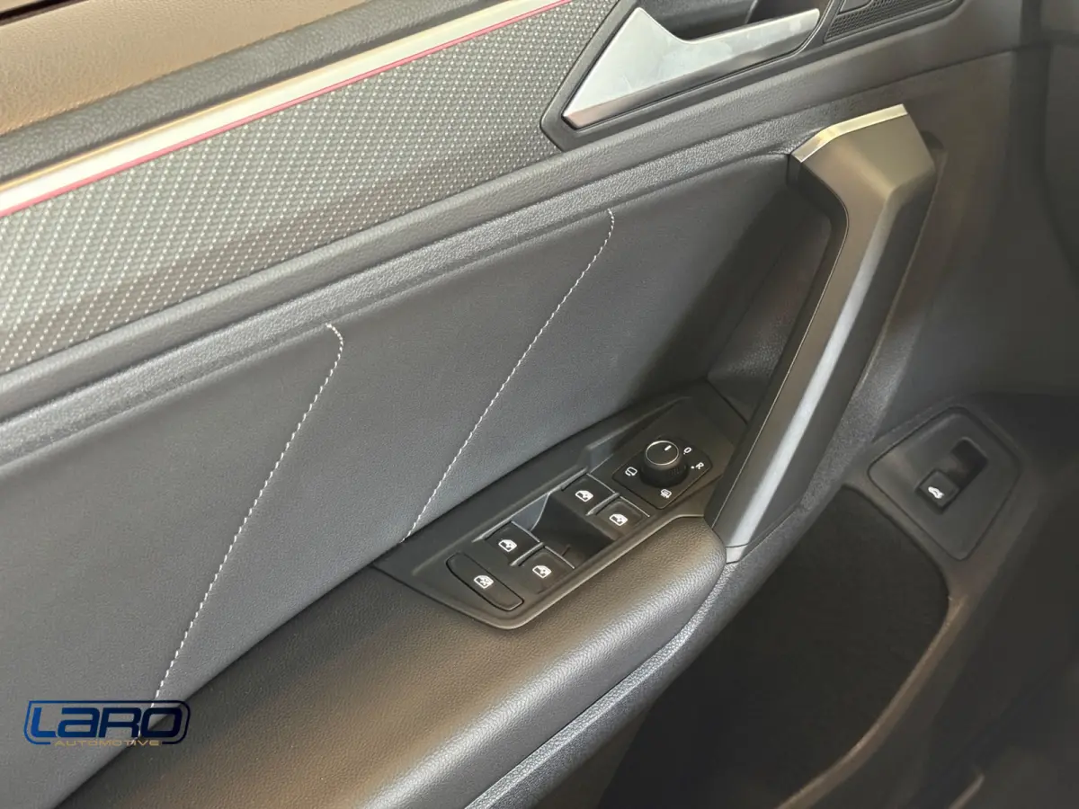 1.5 TSI R-Line |Trekhaak IQ.Lights Camera Sfeer CarPlay Elek kofferklep