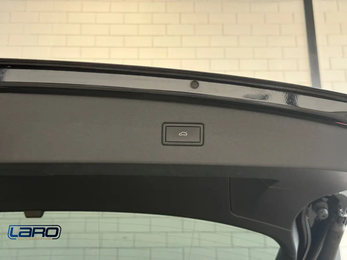 1.5 TSI R-Line |Trekhaak IQ.Lights Camera Sfeer CarPlay Elek kofferklep