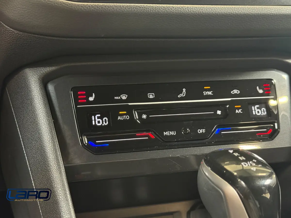 1.5 TSI R-Line |Trekhaak IQ.Lights Camera Sfeer CarPlay Elek kofferklep