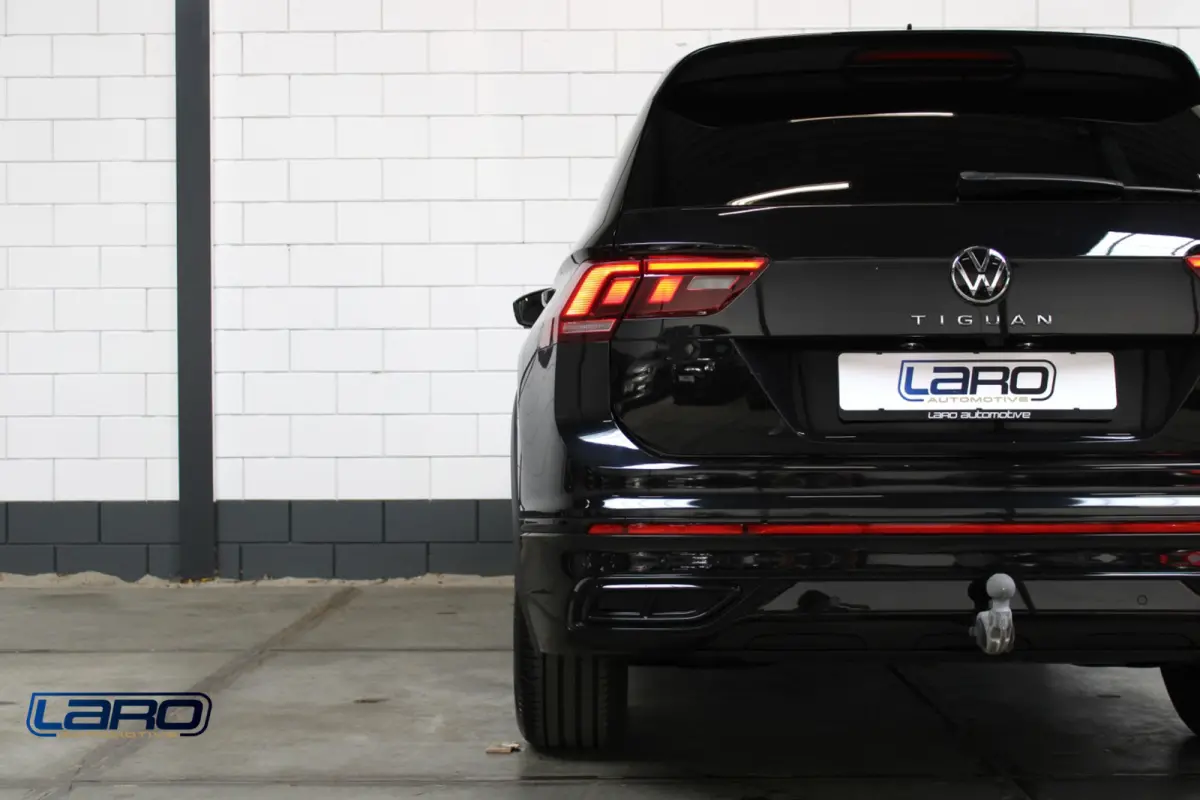 1.5 TSI R-Line |Trekhaak IQ.Lights Camera Sfeer CarPlay Elek kofferklep