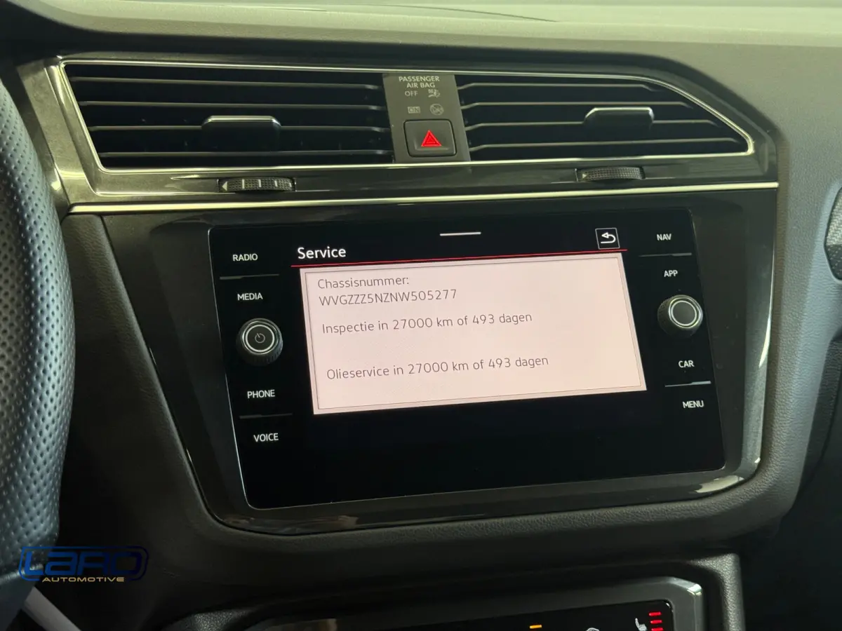 1.5 TSI R-Line |Trekhaak IQ.Lights Camera Sfeer CarPlay Elek kofferklep