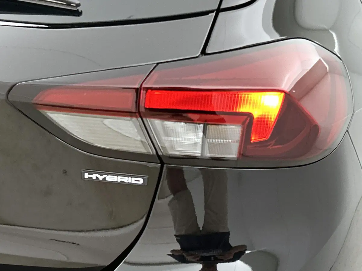 1.2 110pk Hybrid Edition Automaat | Camera | Winterpakket | Comfort pakket | Technology Pakket | 16"LMV | LED |