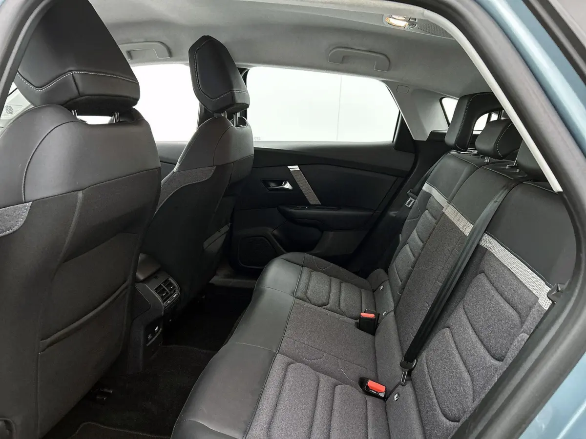You 136pk 50 kWh automaat | 3 Fase | Warmtepomp | Apple Carplay/Android Auto | Climate Control | Full-LED | Parkeersensoren |