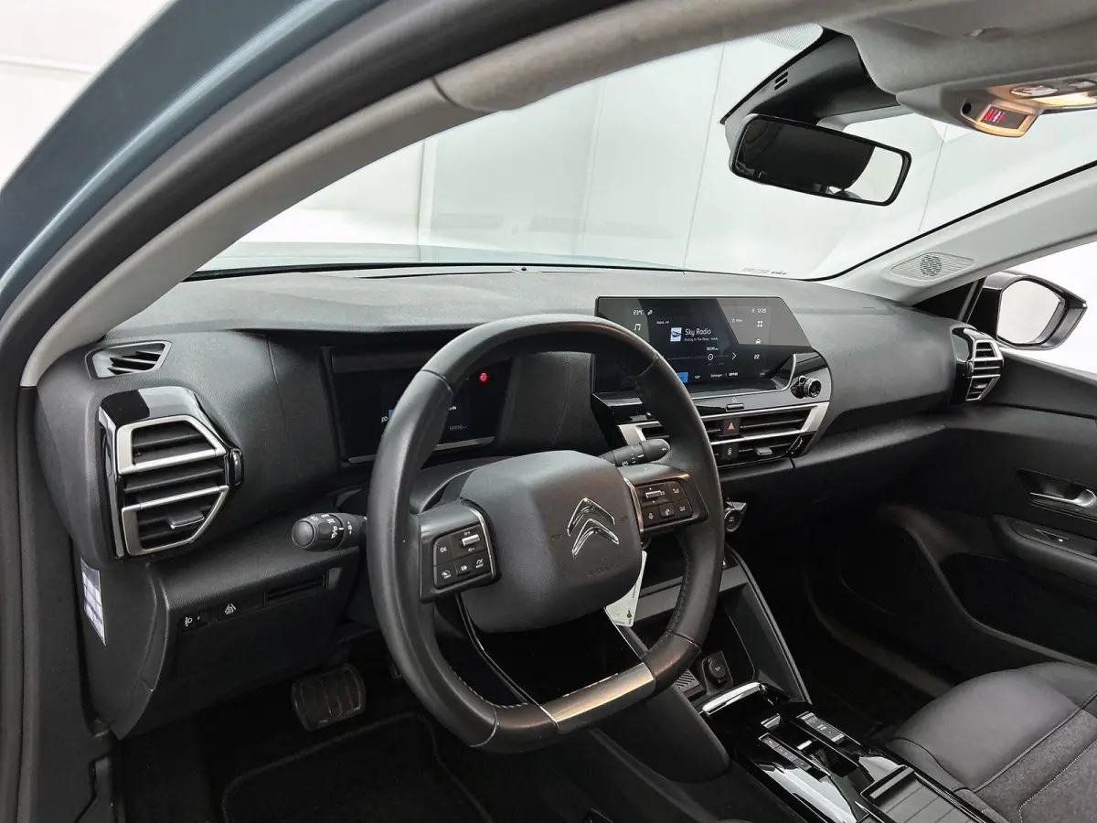 You 136pk 50 kWh automaat | 3 Fase | Warmtepomp | Apple Carplay/Android Auto | Climate Control | Full-LED | Parkeersensoren |
