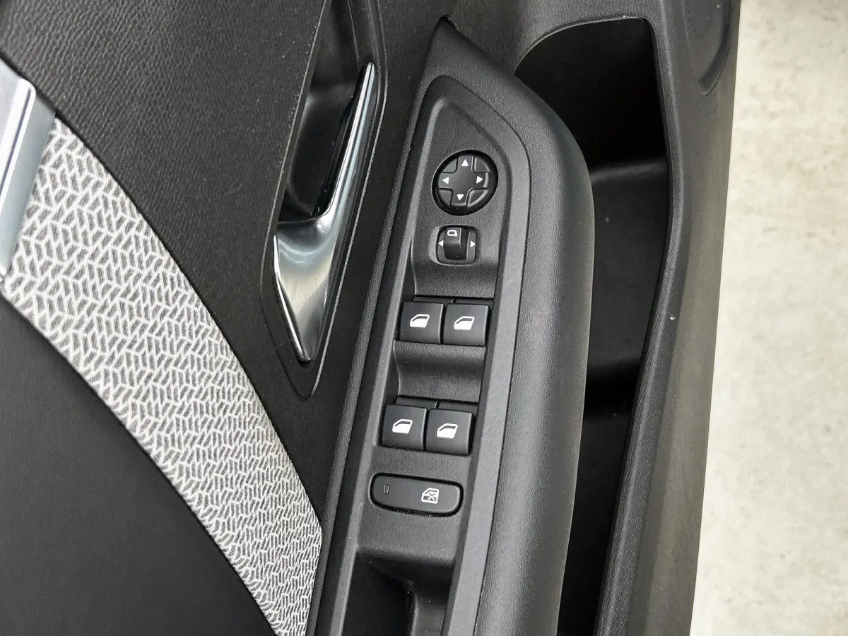 You 136pk 50 kWh automaat | 3 Fase | Warmtepomp | Apple Carplay/Android Auto | Climate Control | Full-LED | Parkeersensoren |