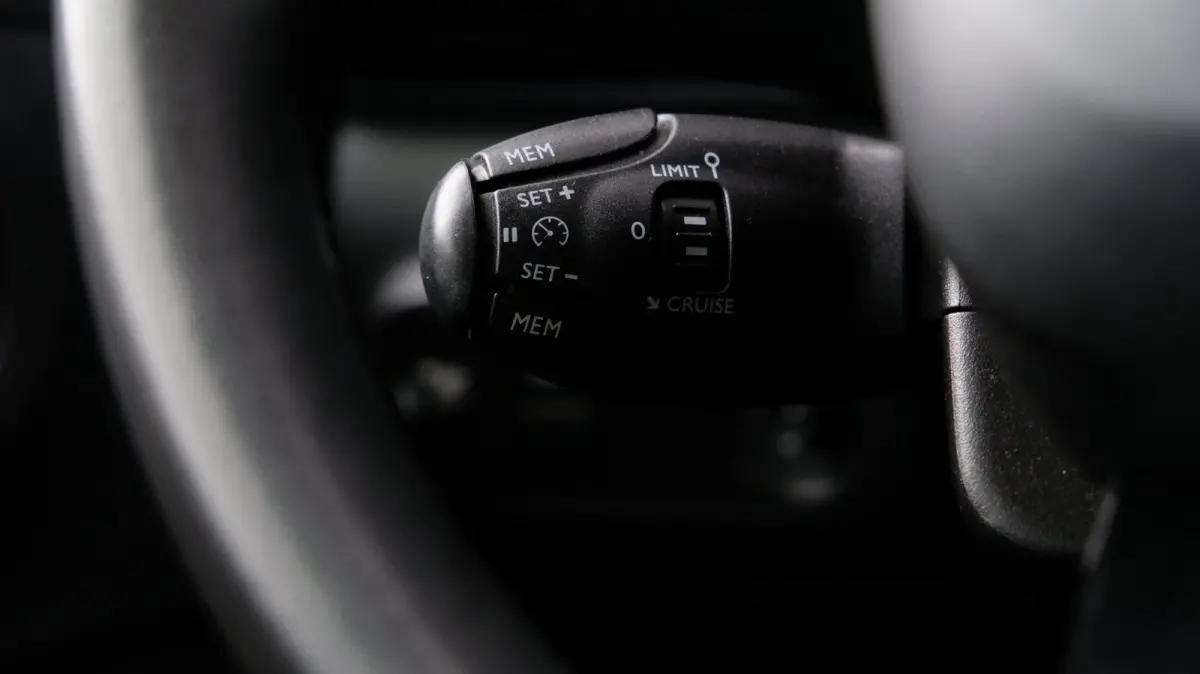 1.2 PureTech S&S Shine Carplay|Camera|Pano|Motor gereviseerd