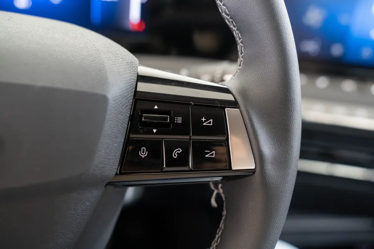 1.2 Turbo Edition | Tot 8 Jaar Garantie! | Navigatie | Camera | Parkeersensoren | Climate Controle | Stoel en Stuurverwarming |