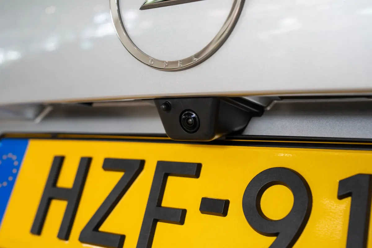 1.2 Turbo Edition | Tot 8 Jaar Garantie! | Navigatie | Camera | Parkeersensoren | Climate Controle | Stoel en Stuurverwarming |