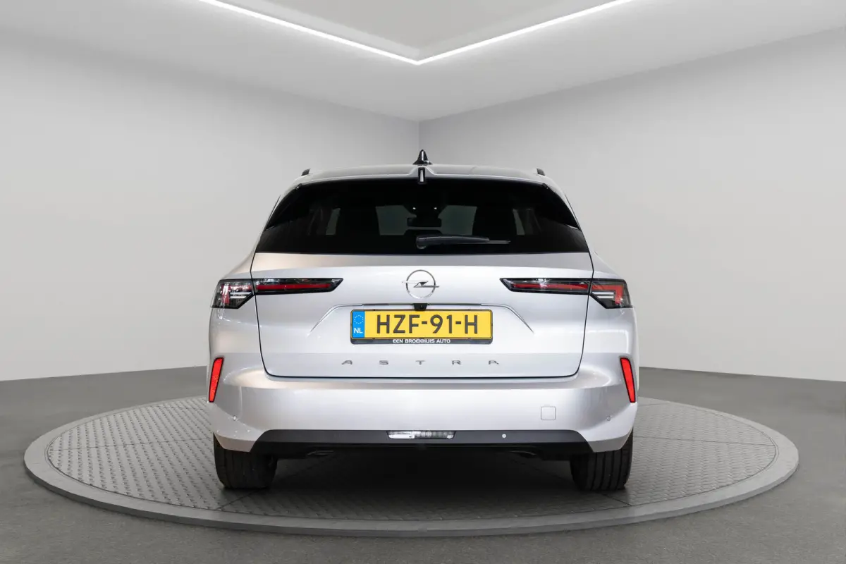 1.2 Turbo Edition | Tot 8 Jaar Garantie! | Navigatie | Camera | Parkeersensoren | Climate Controle | Stoel en Stuurverwarming |
